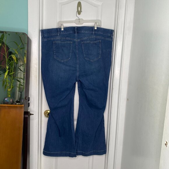 Torrid #feelthefit Bombshell Straight Premium Stretch Distressed Jeans, 28S #299 - Picture 3 of 10